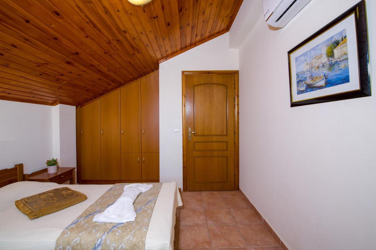 Villa Dimosthenis Stalós Dış mekan fotoğraf